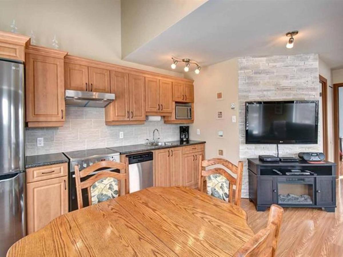 Bright Condo Near The Lake By Globalstay Mont-Tremblant Esterno foto