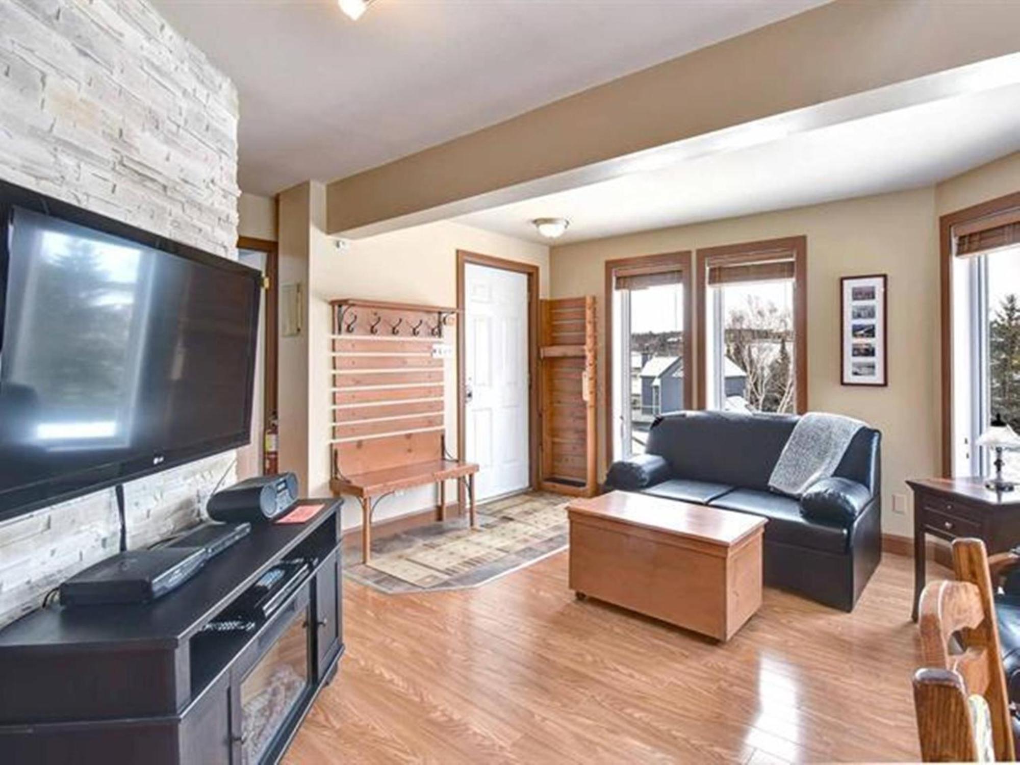 Bright Condo Near The Lake By Globalstay Mont-Tremblant Esterno foto